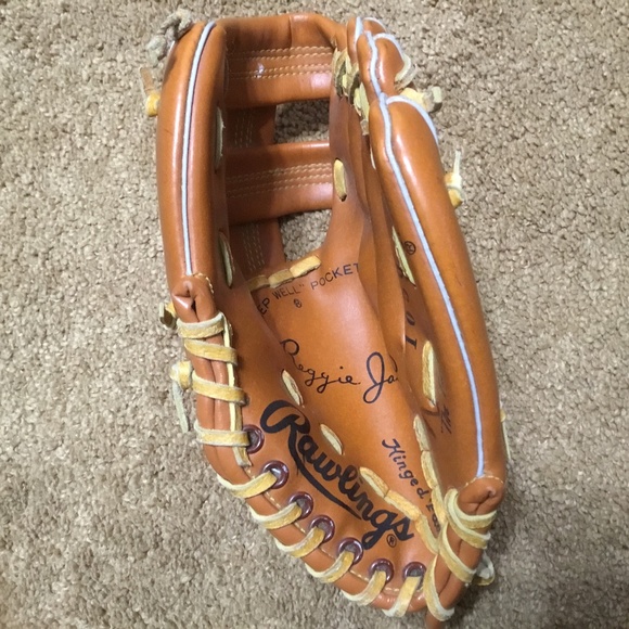 Rawlings 1050 Youth Reggie  Jackson Glove  (Right Hand Thrower) - Picture 1 of 16